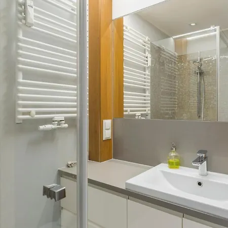 Oomph Old Town Apartment